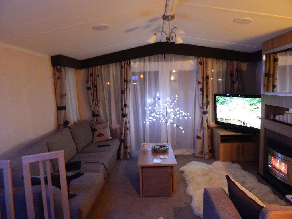 Presthaven Sands Holiday Park 3 And 2 Bed Caravans Престатин Стая снимка